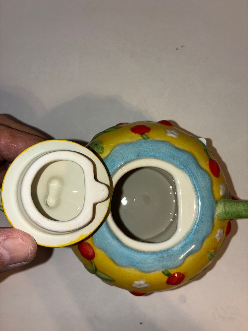 Oneida Country Bouquet, “Cherries Jubilee”, Mini Teapot - Picture 5 of 8
